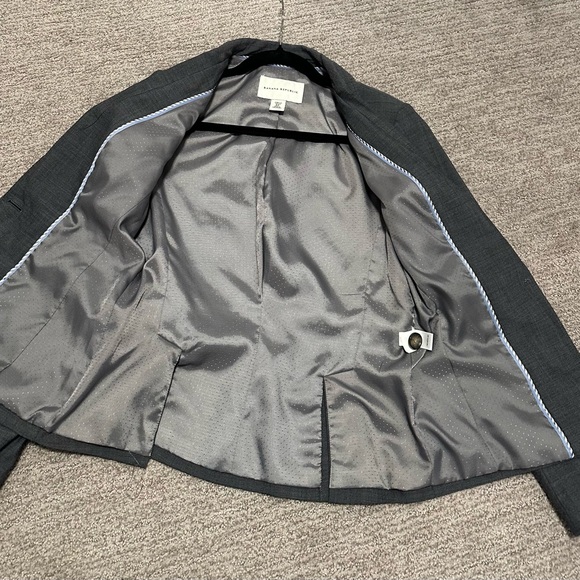 Banana Republic Petite Stretch Blazer - Picture 3 of 8